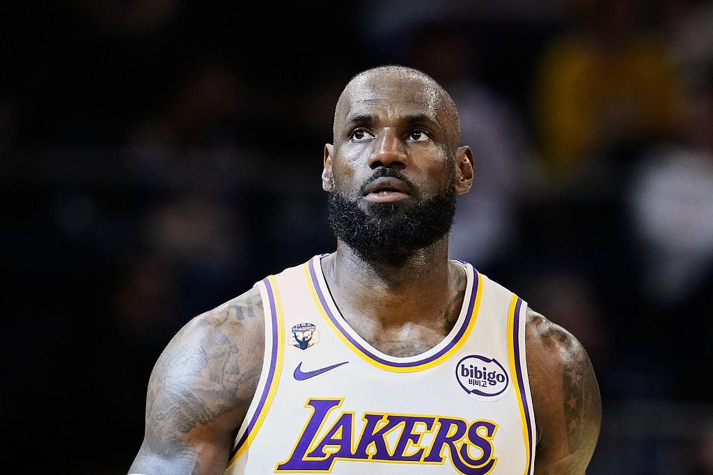 LOL下注网站app-微微发力，詹姆斯15投8中拿下24分，正负值+13